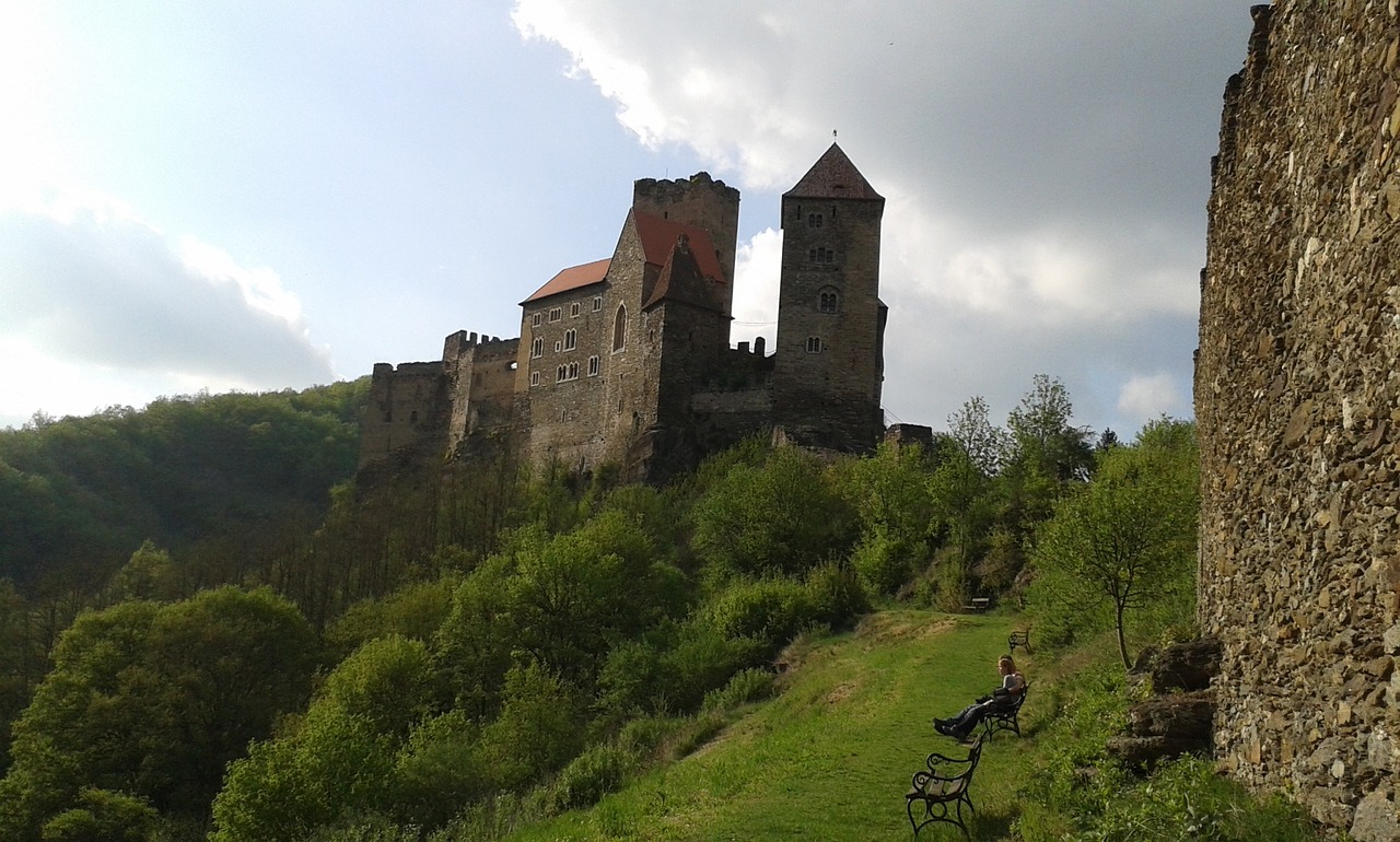 castle a pair of heaven free photo