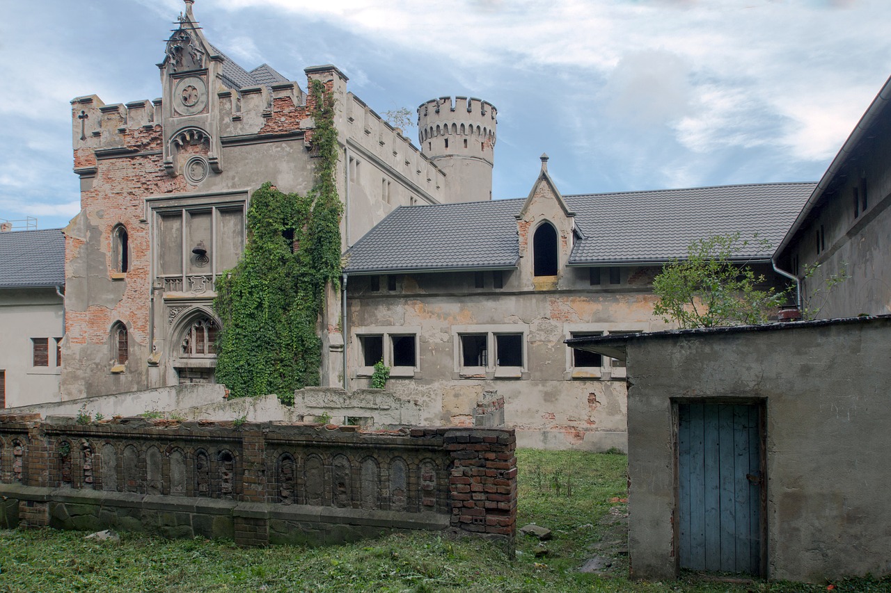 castle kapadia upper silesia ruins free photo