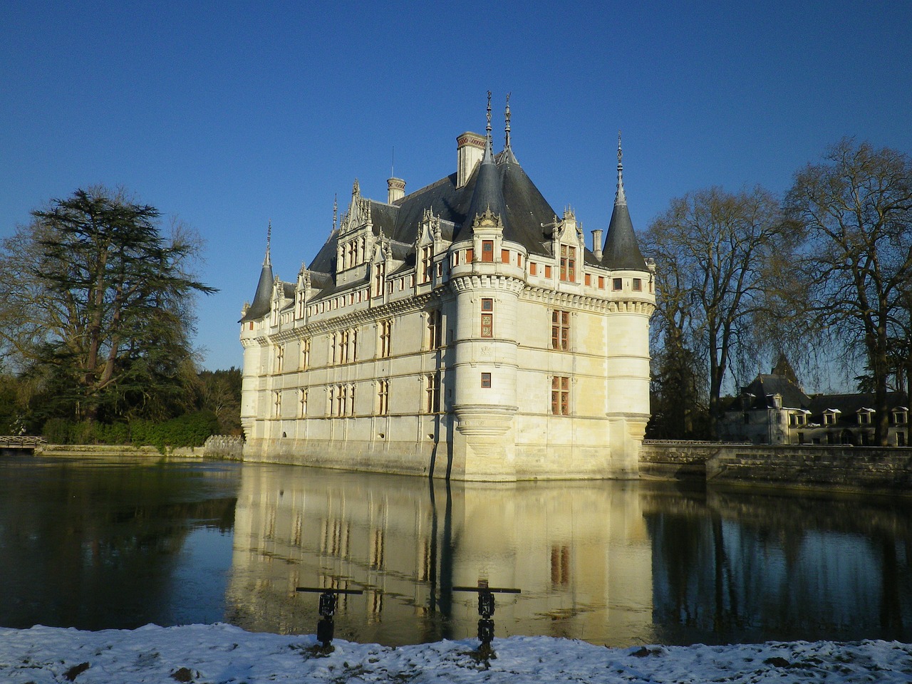 castle of azay le rideau château de la loire châteaux de la loire free photo