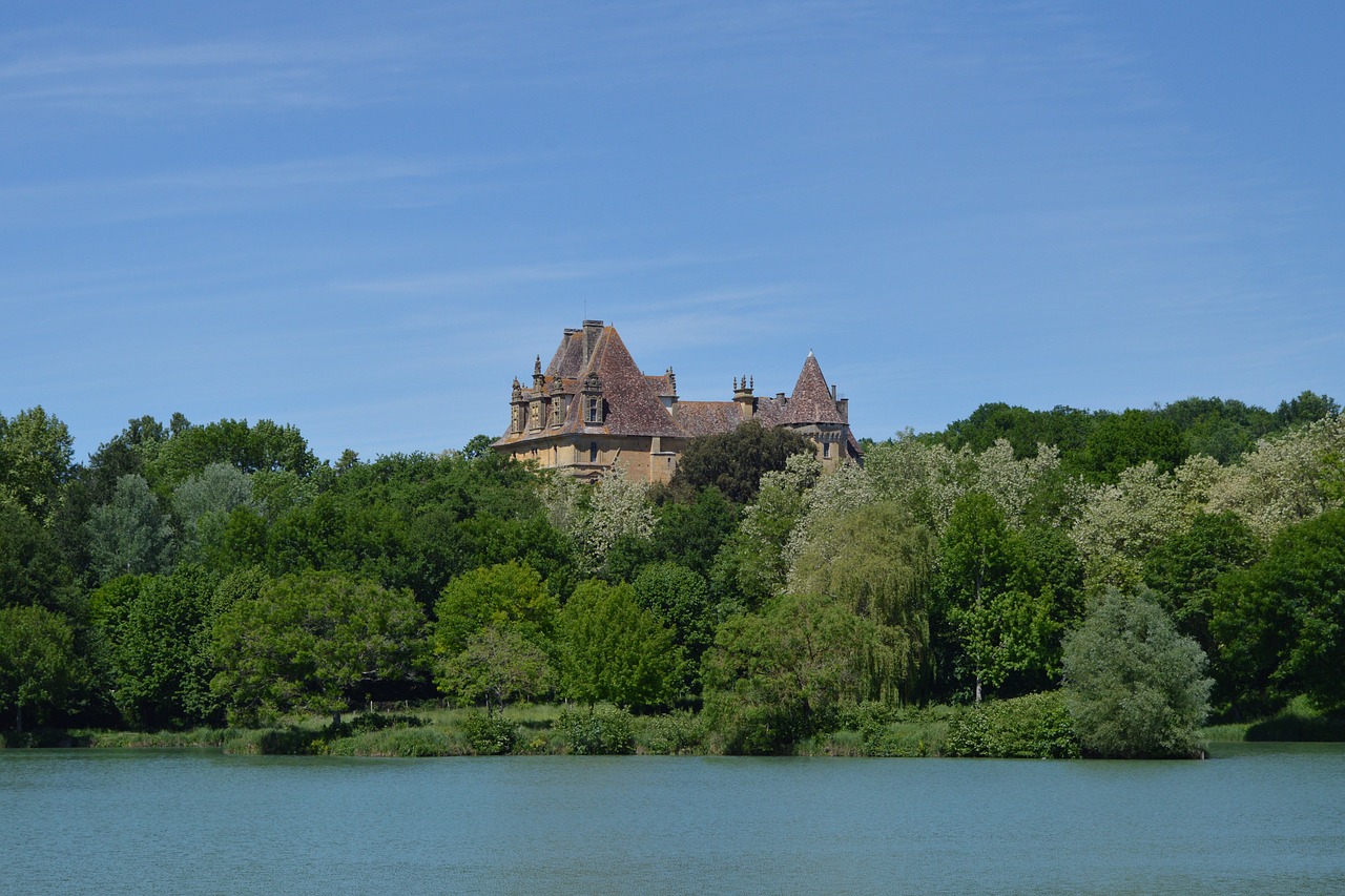 castle of lanquais  dordogne  périgord free photo