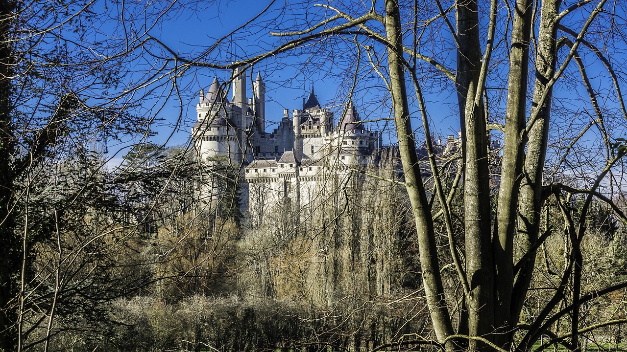 castle of pierrefonds medieval middle ages free photo