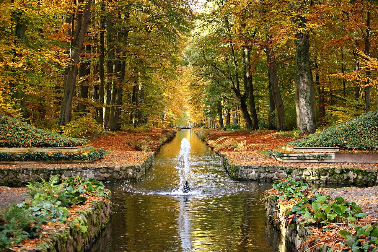 castle park ludwigslust-parchim water fountain free photo