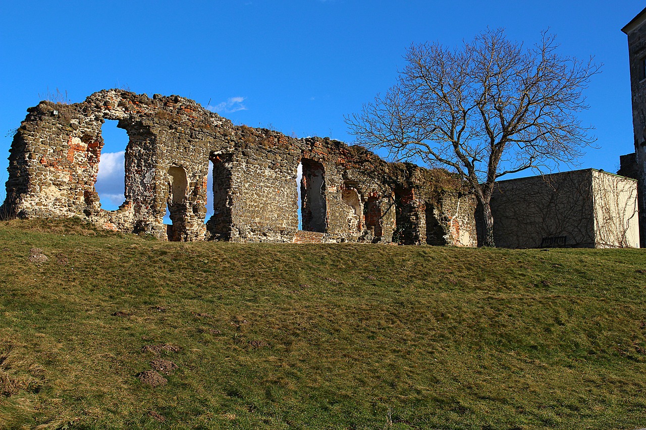 castle wall castle güssing free photo