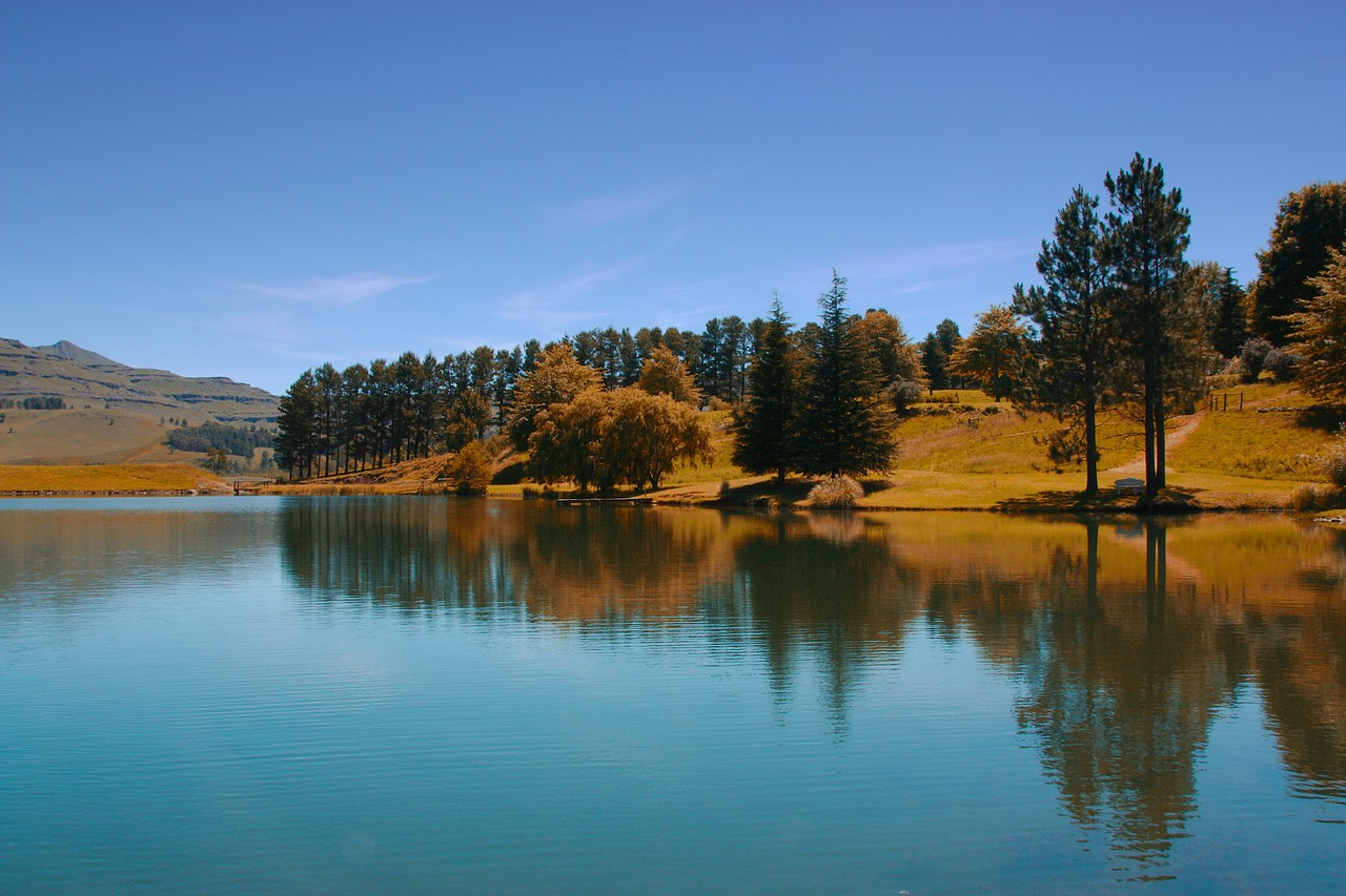 castleburn lake drakensberg mountains free photo