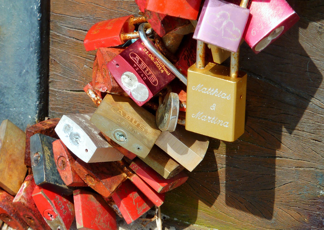 castles love locks castle free photo