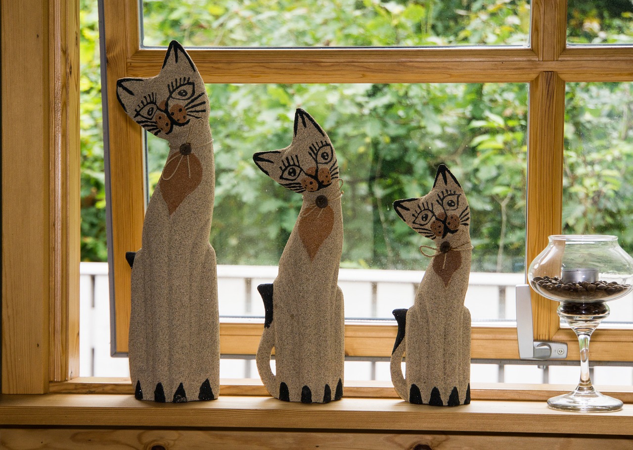 cat deco figures free photo