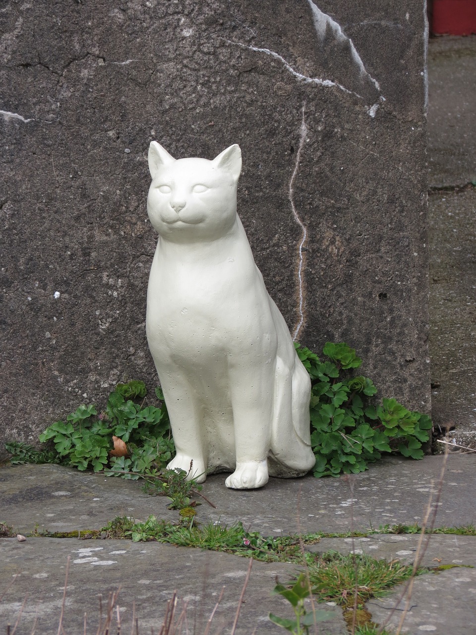 cat statue sculpture free photo