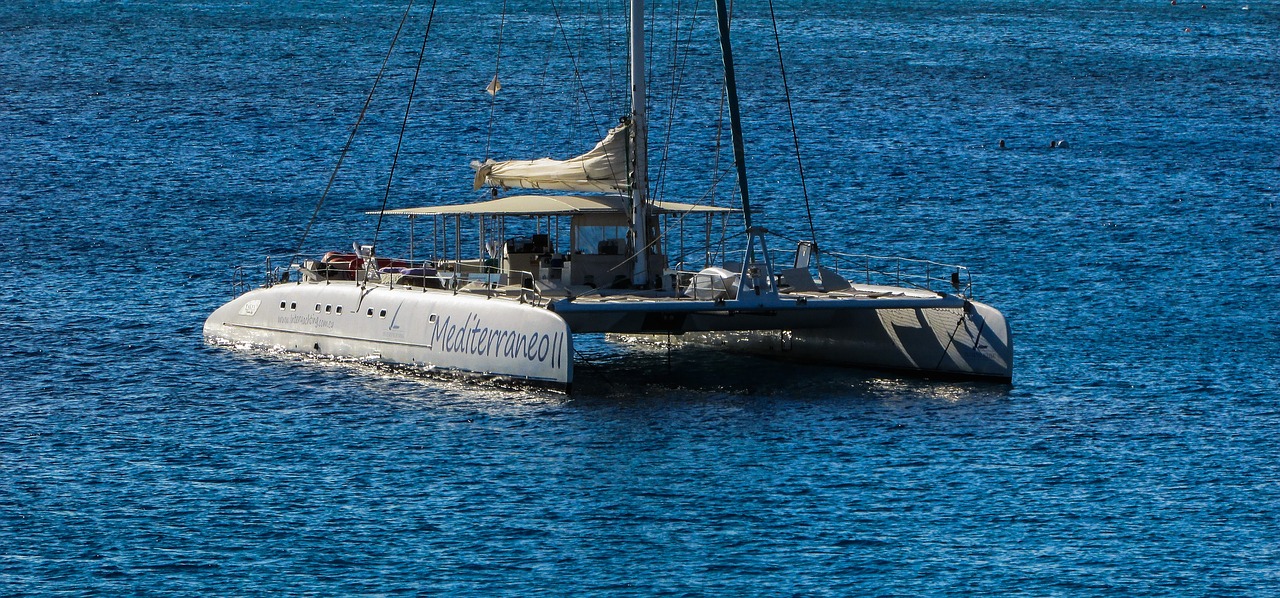 catamaran sea blue free photo