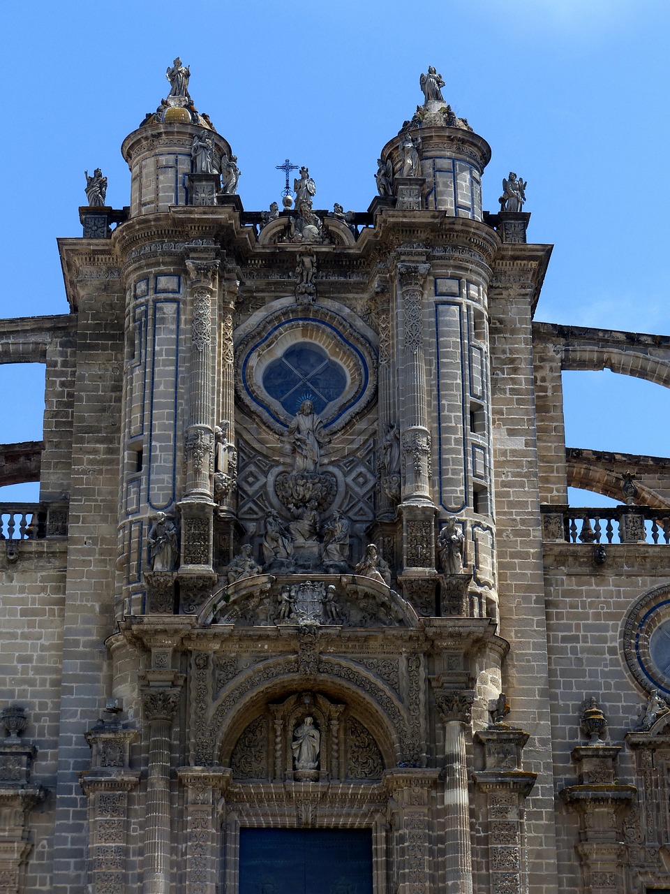 cathedral facade round window free photo