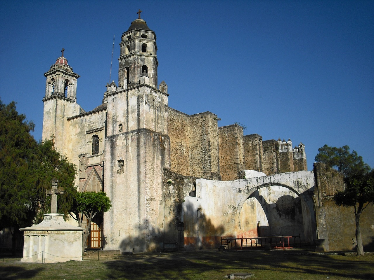 cathedral religious catholic free photo