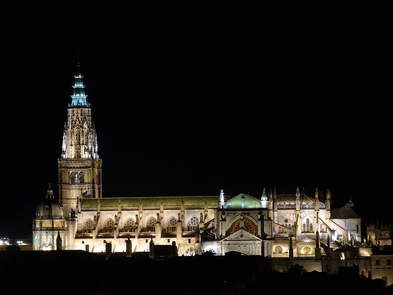 cathedral toledo night free photo