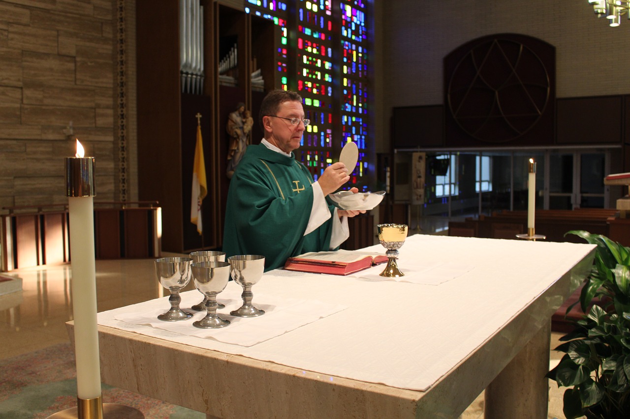 catholic mass consecration priest free photo