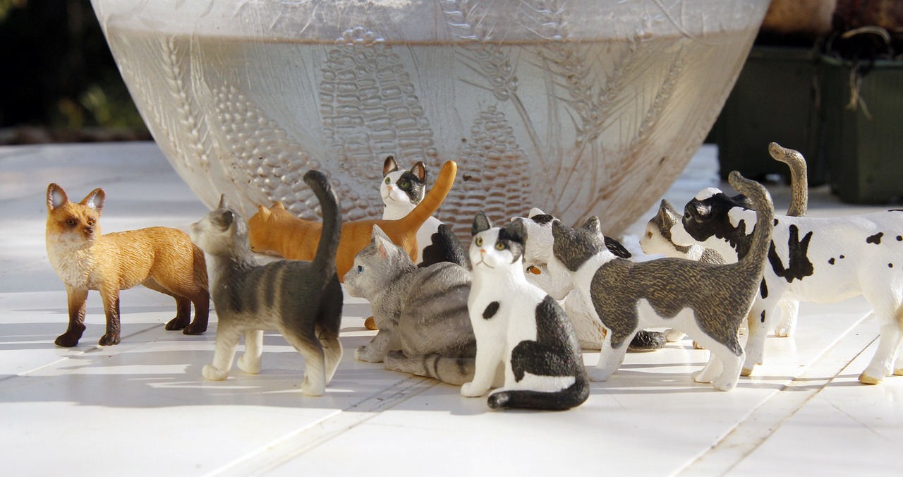 cats figurines felines free photo