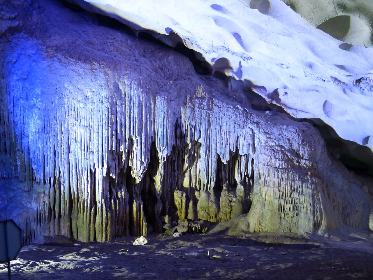 cave stalactite cave calcium deposits free photo