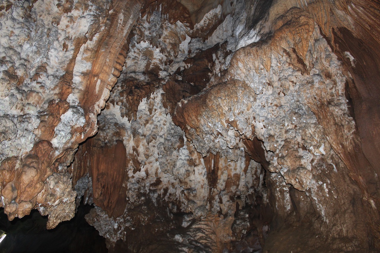 cave rock north thailand free photo