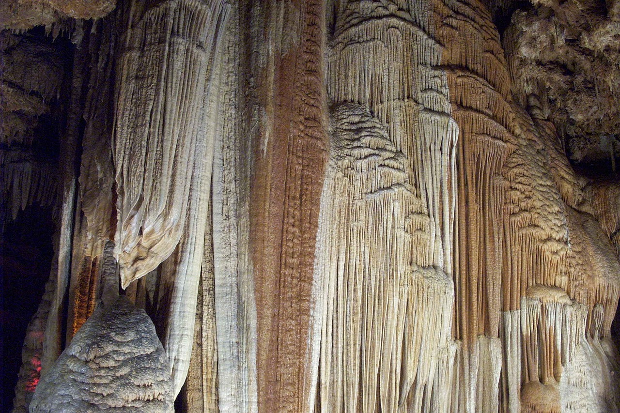 cave meramec caverns jessie james free photo