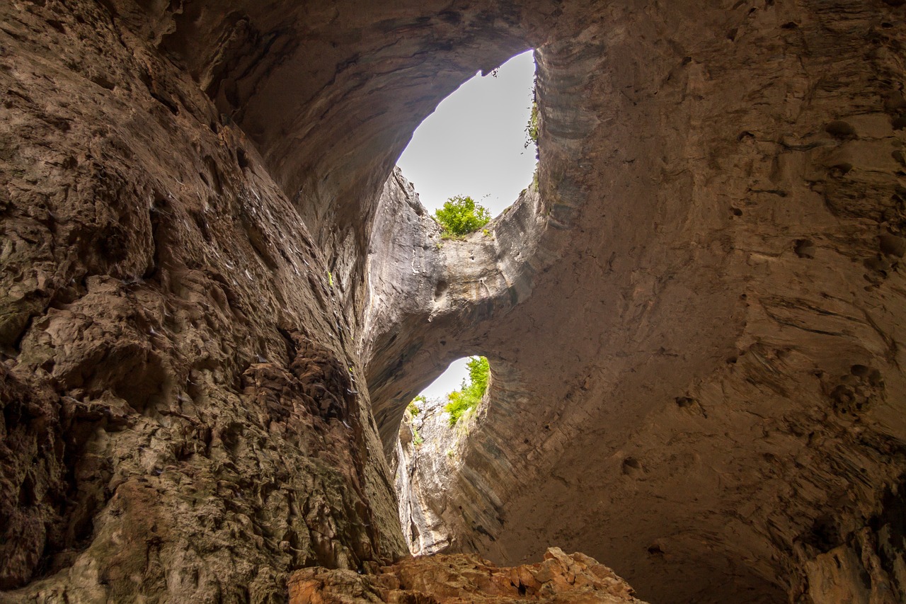 cave rock amazing free photo