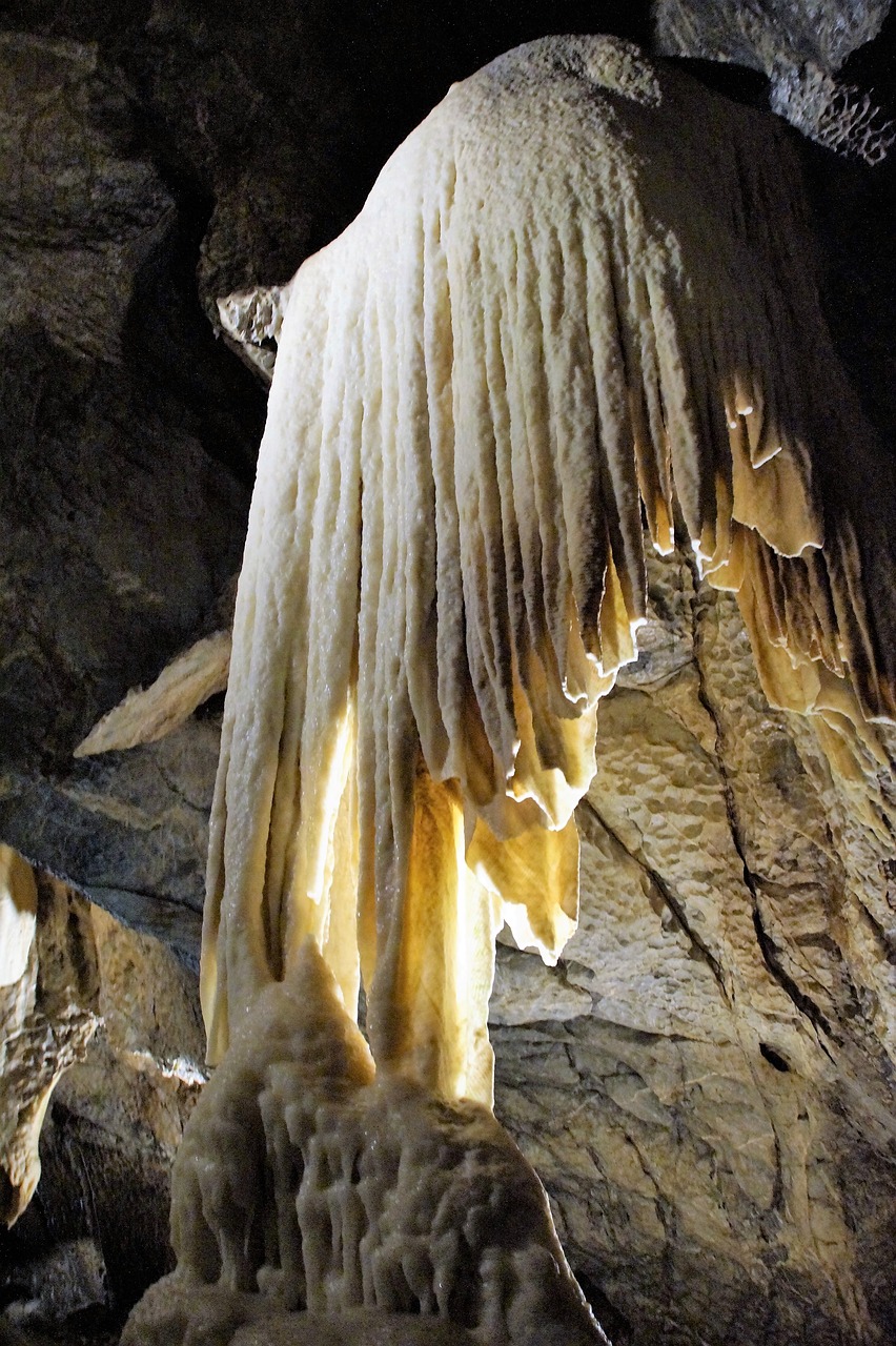 cave krápník limestone free photo