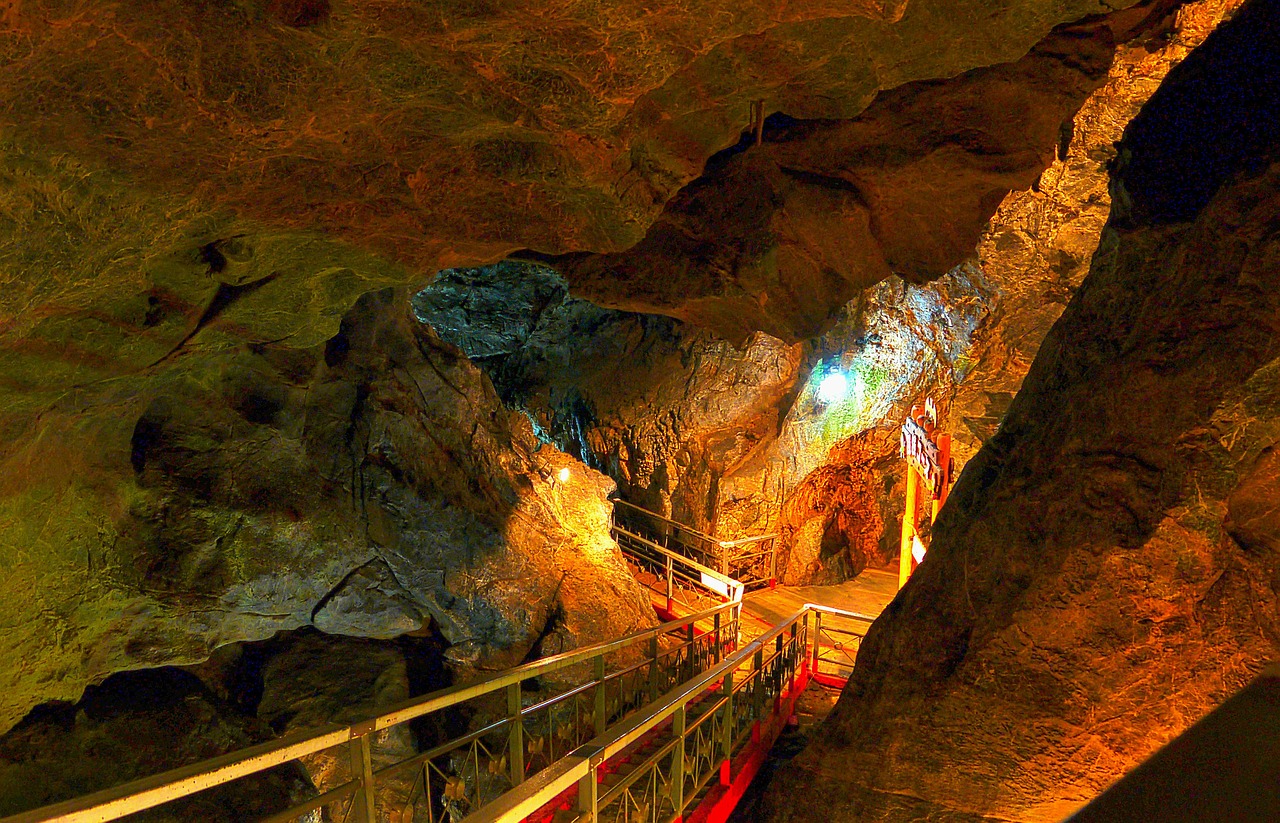 cave japan ball fountain cave free photo