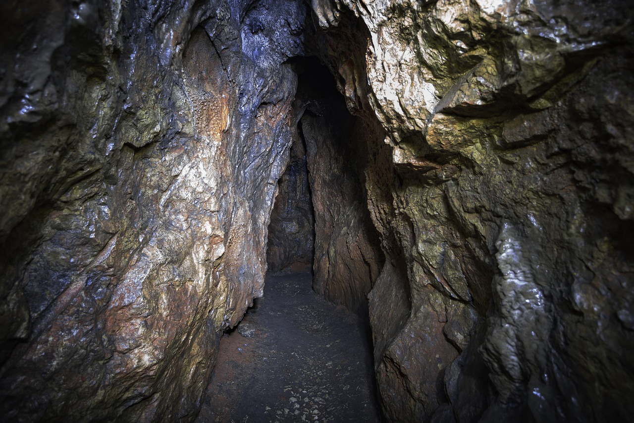 cave rock moisture free photo