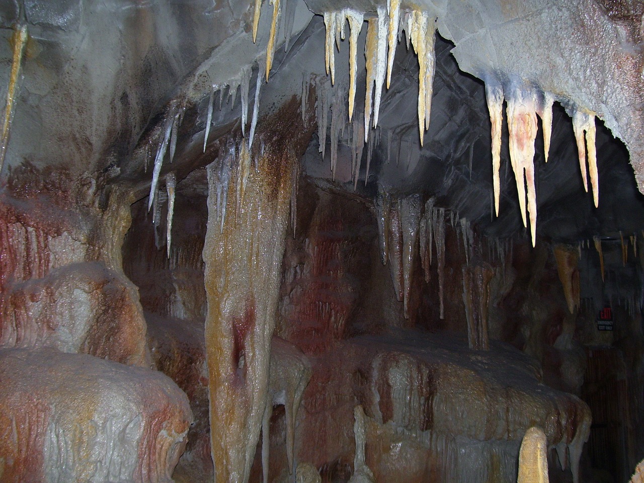 cave stalactite cave formation free photo