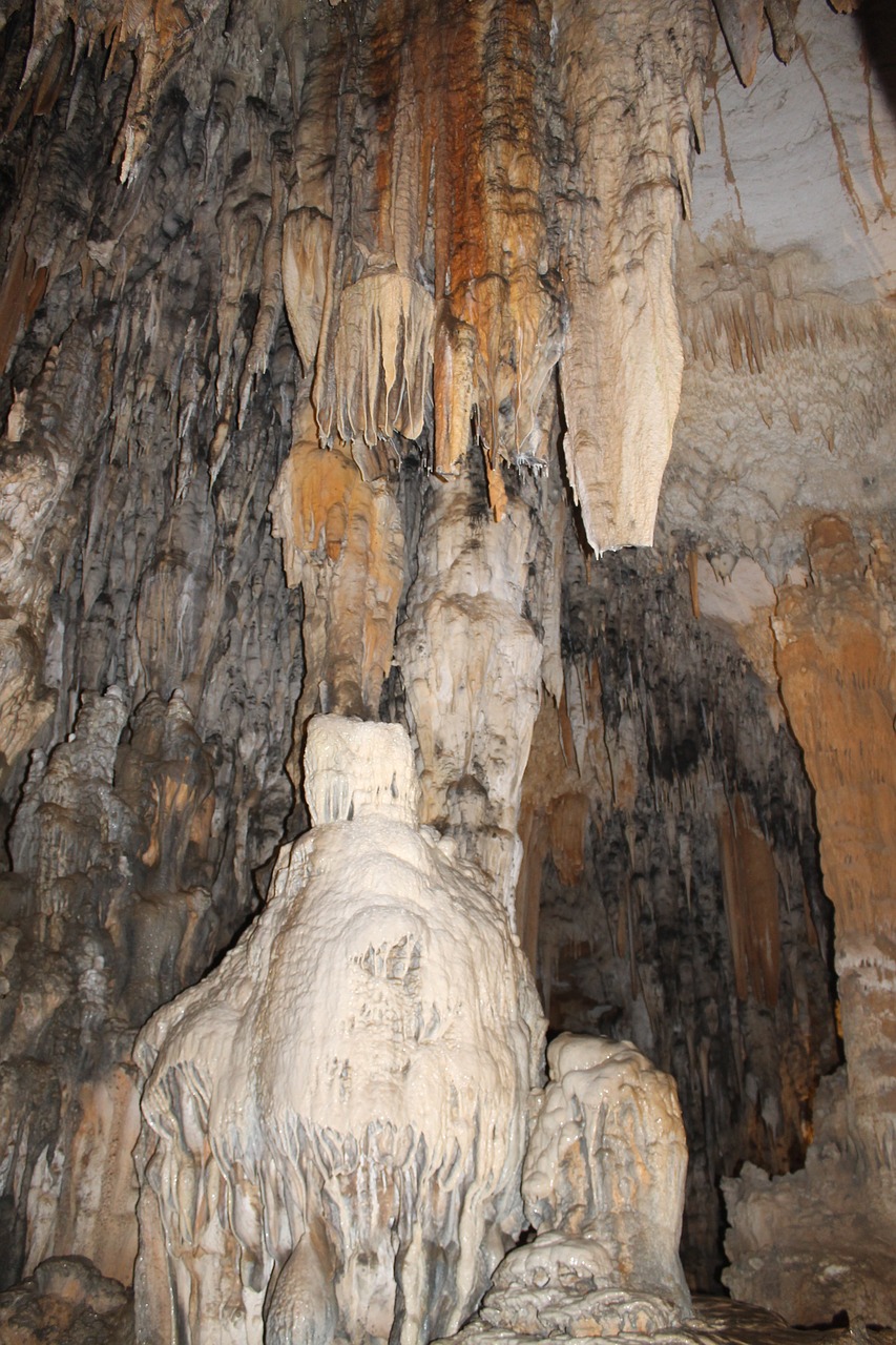 caves bridesmaids stalacmites free photo