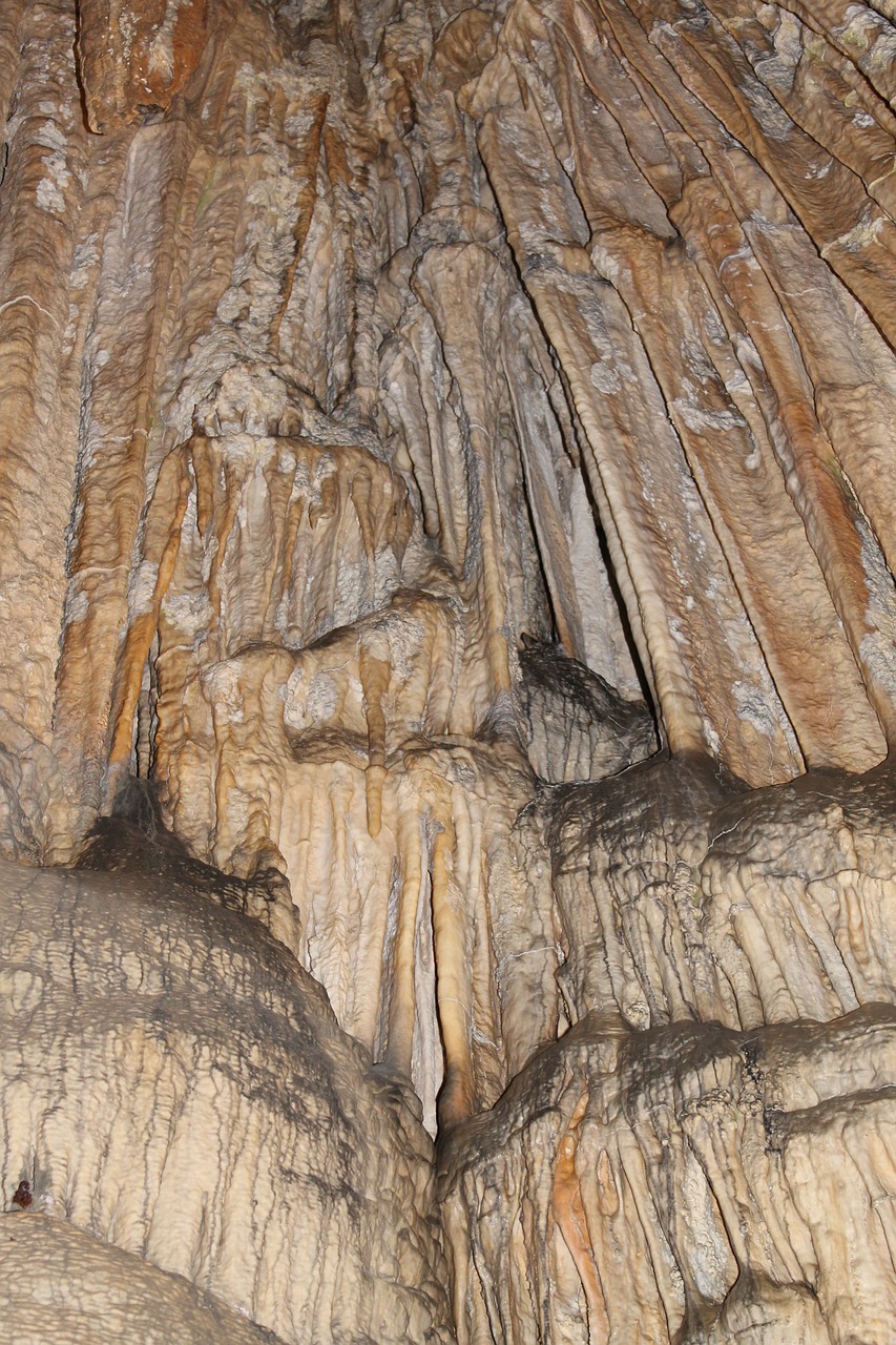 caves of damsels stalactites stalacmites free photo