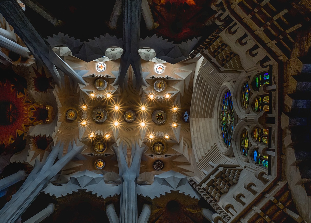 ceiling cathedral sagrada família free photo