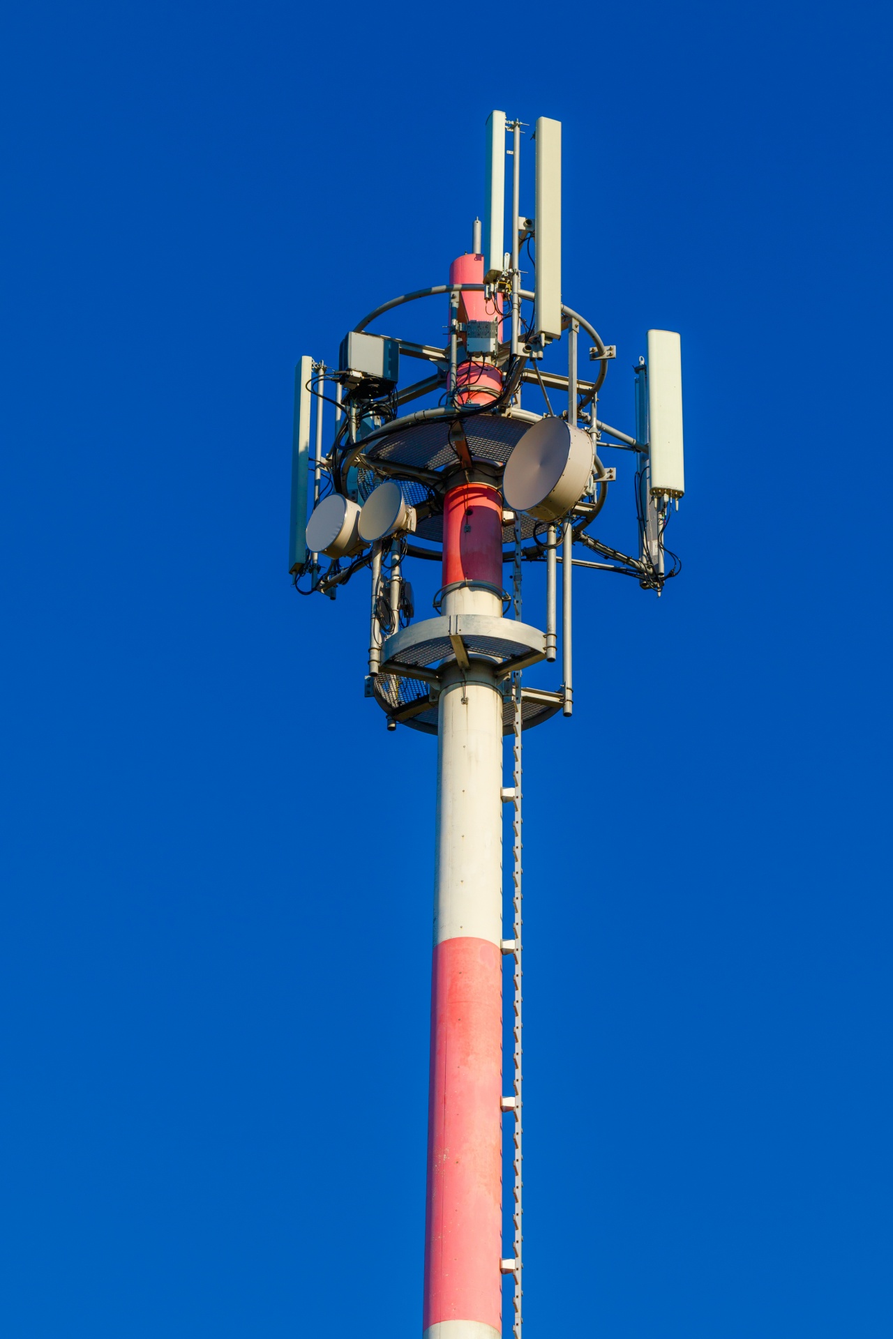 antenna broadcasting cell tower free photo