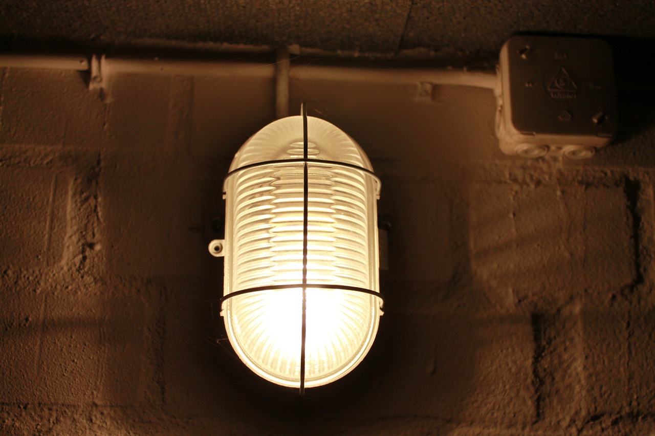 cellar lamp masonry keller free photo