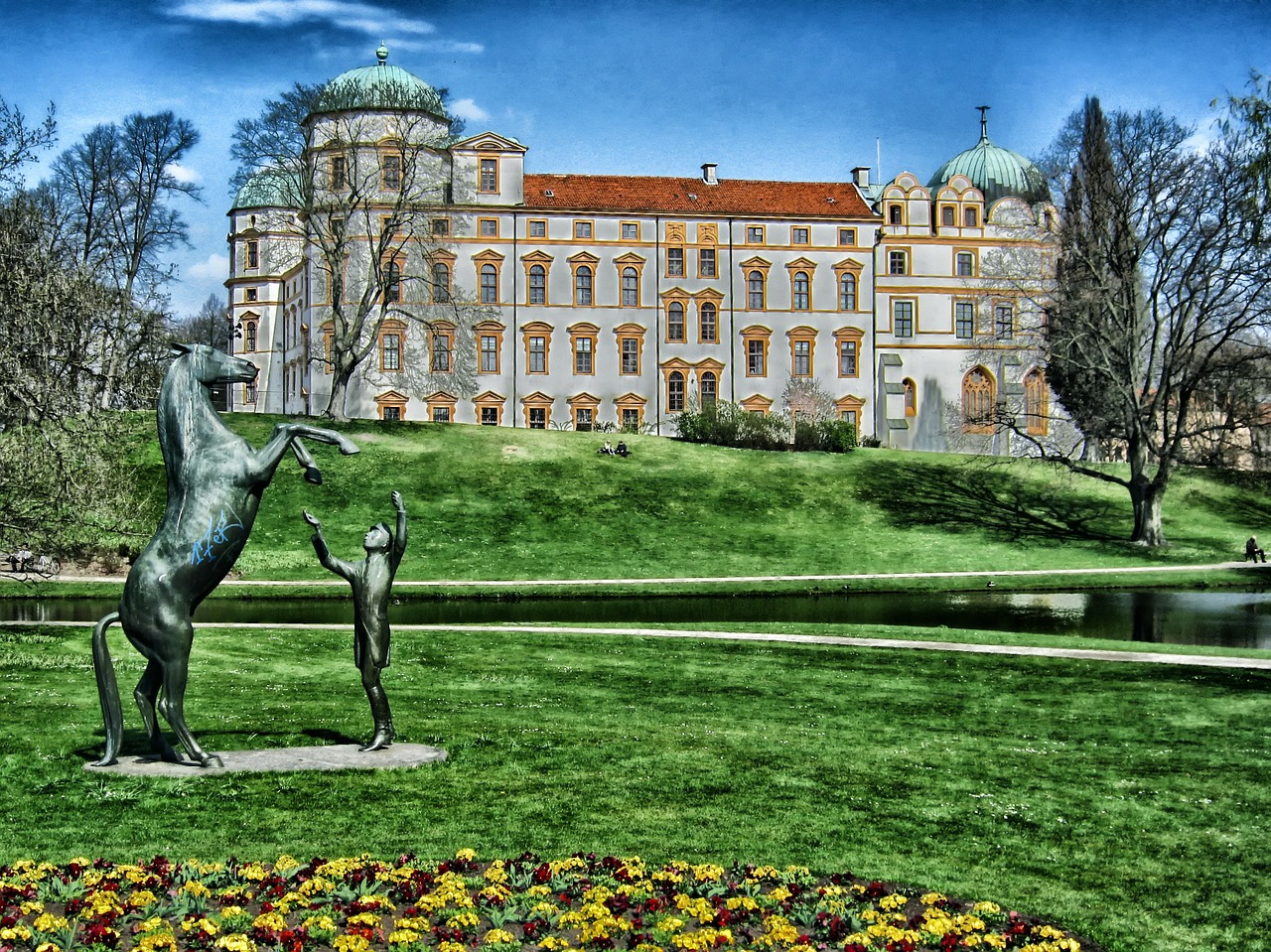 celle castle germany building free photo