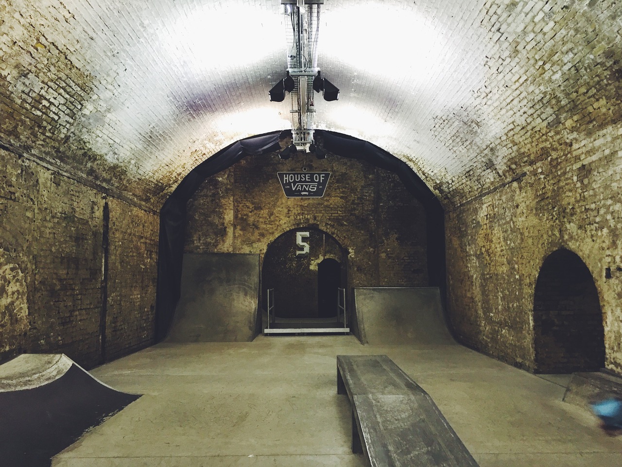 celler basement skateboarding free photo