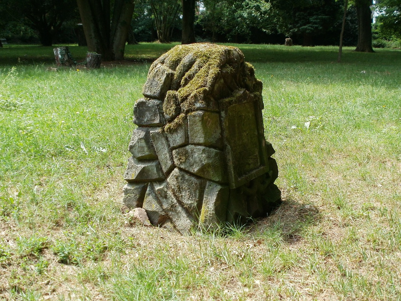 cemetary tombstone saarbruecken free photo