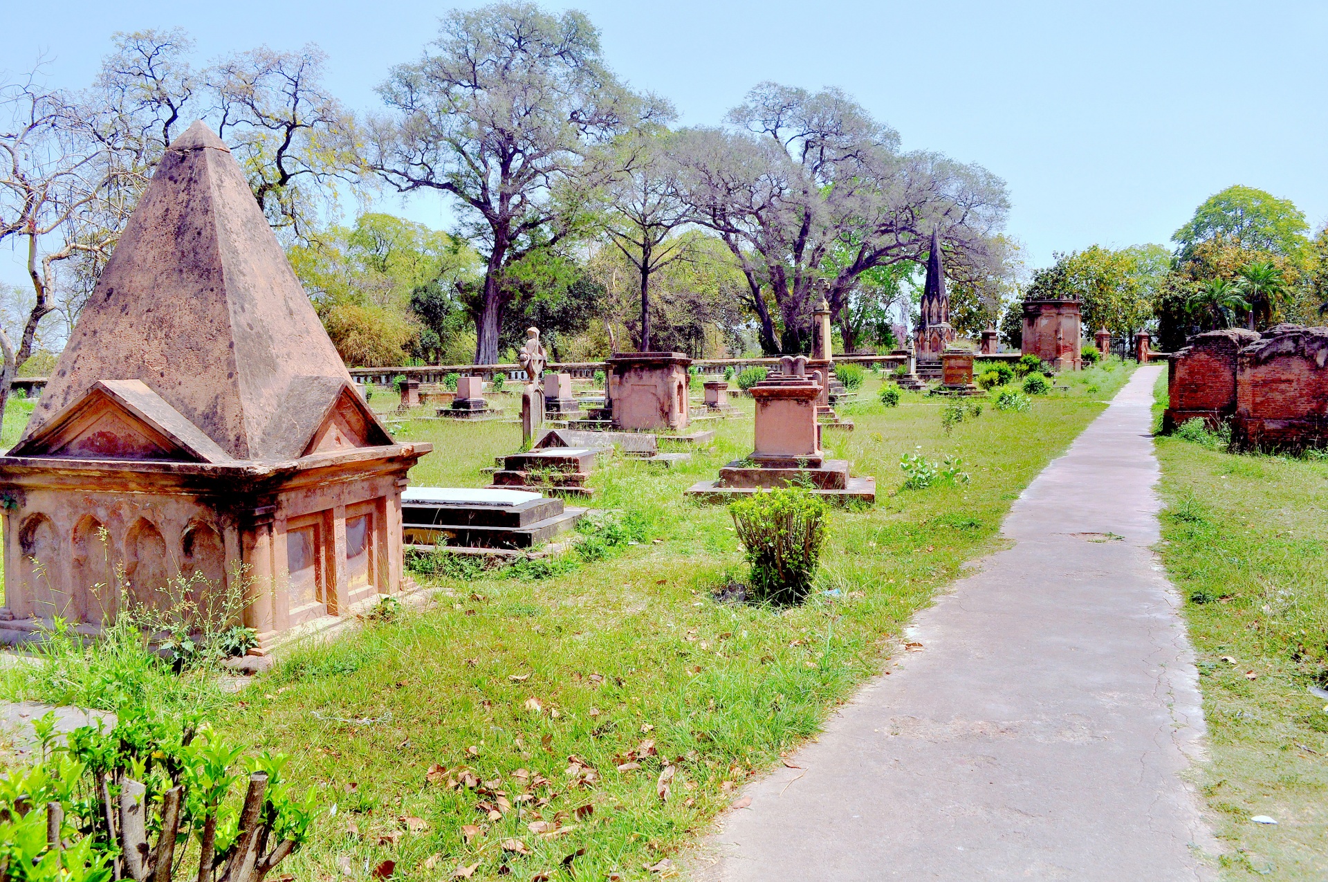cemetery residents historical free photo