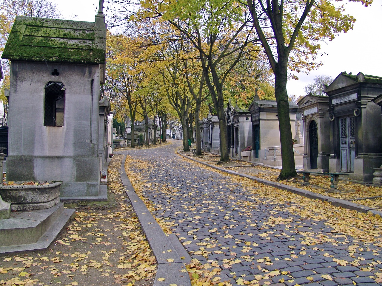 cemetery paris père lachaise free photo