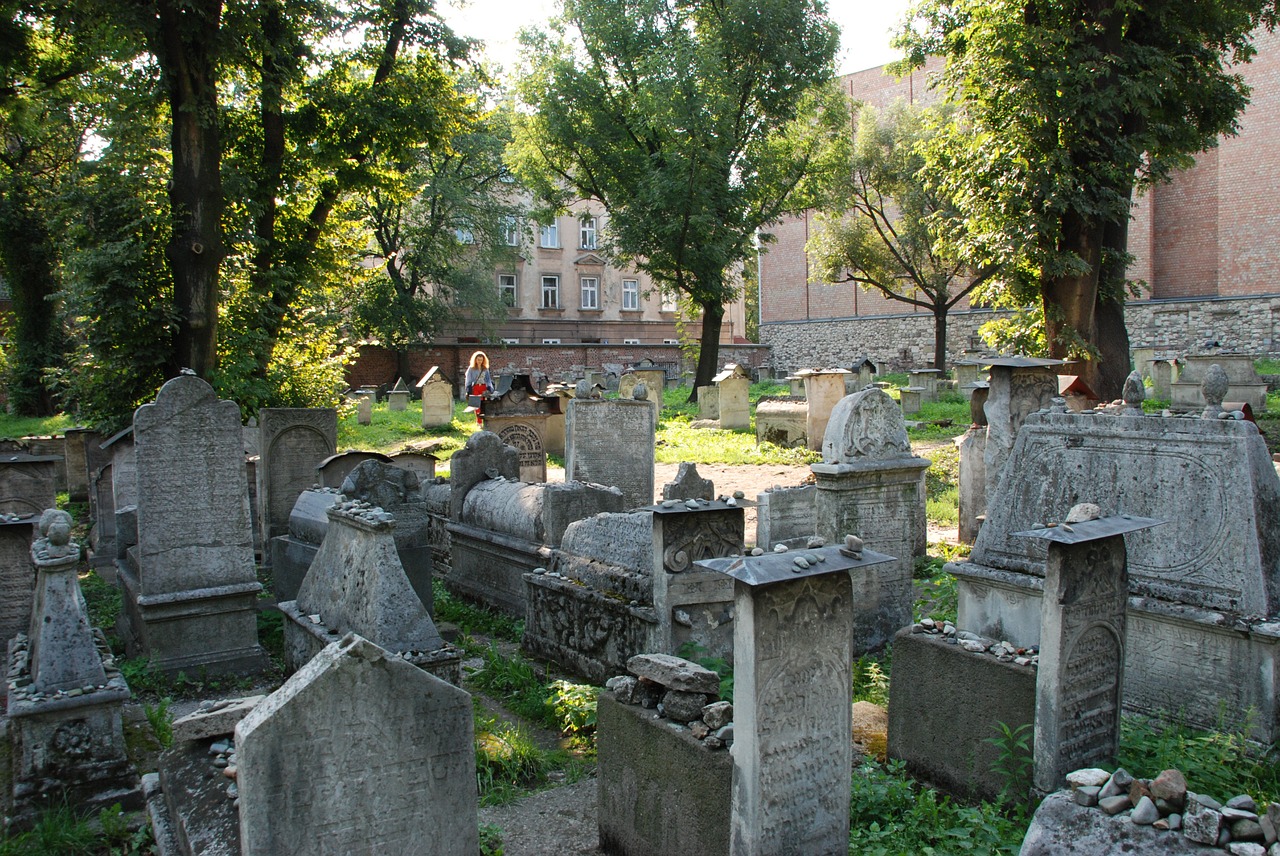 cemetery grave tombstone free photo
