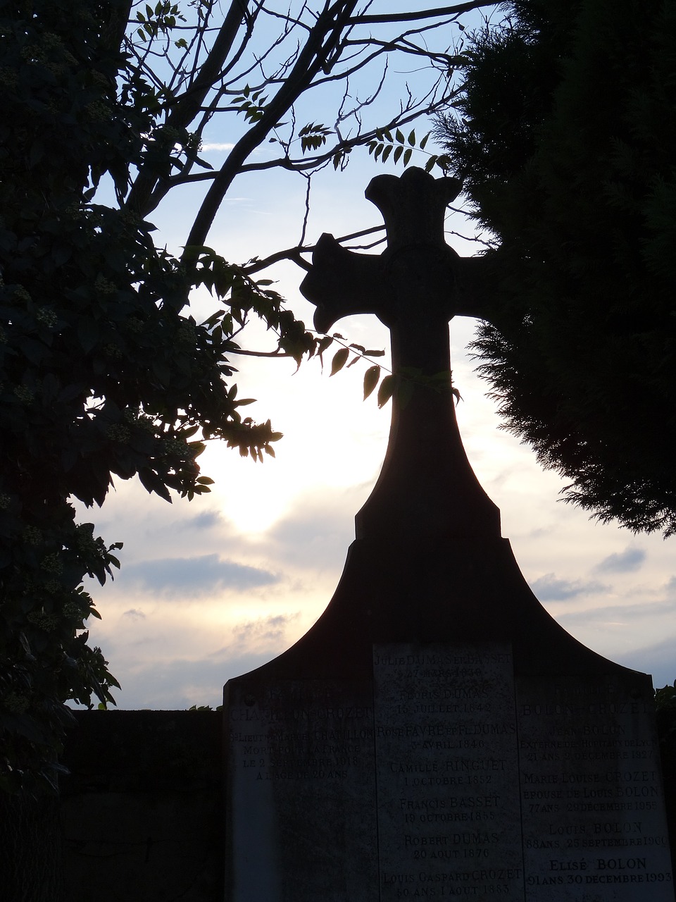 cemetery lyon love loyalty free photo