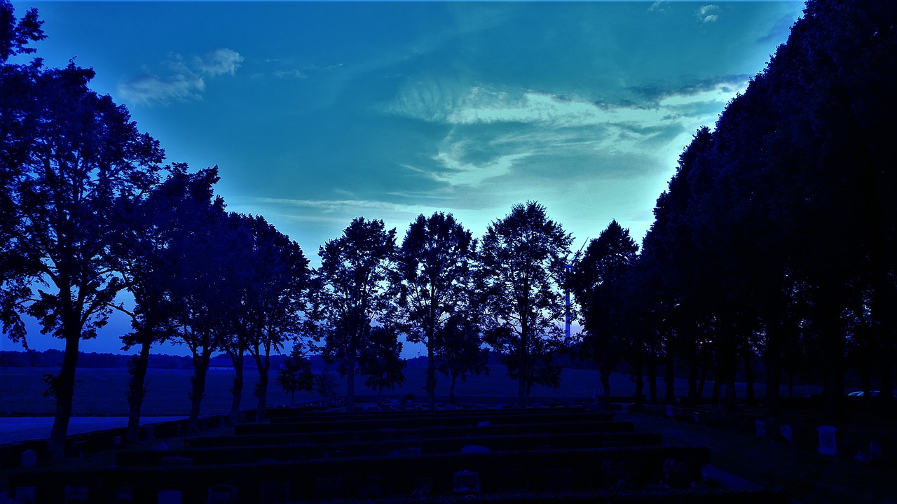 cemetery ghostly atmosphere free photo