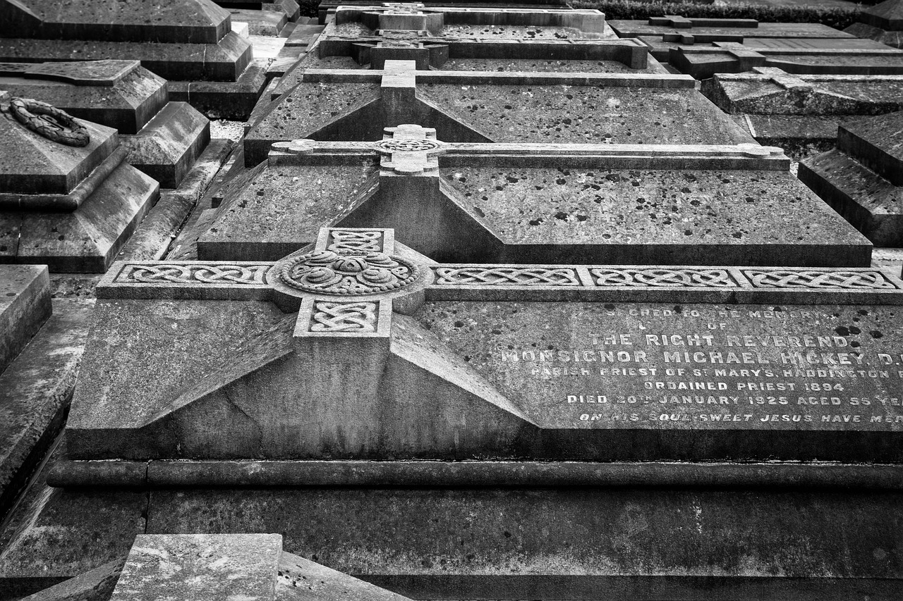 cemetery grave tombstone free photo