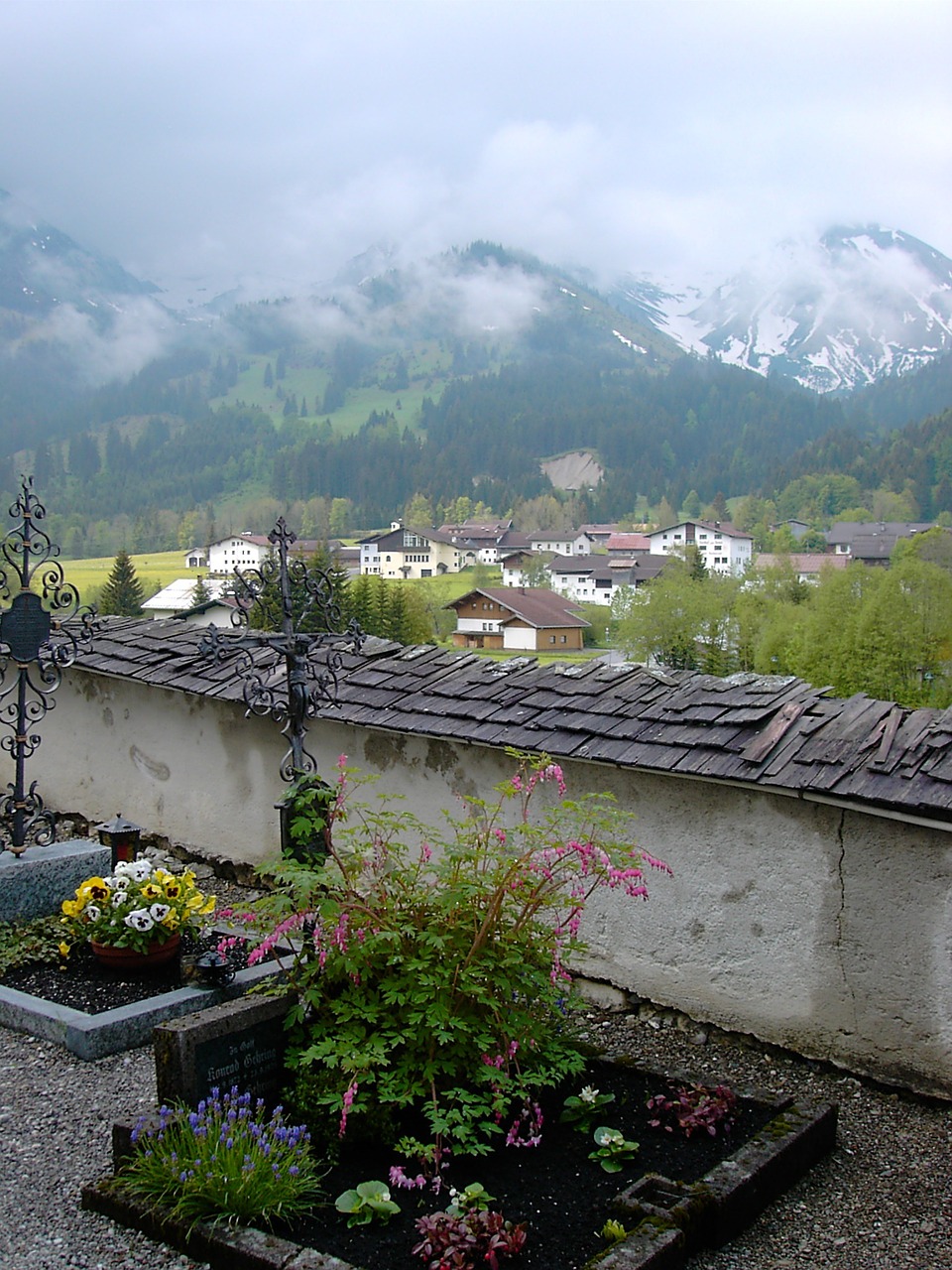 cemetery tyrol cemetery wall free photo