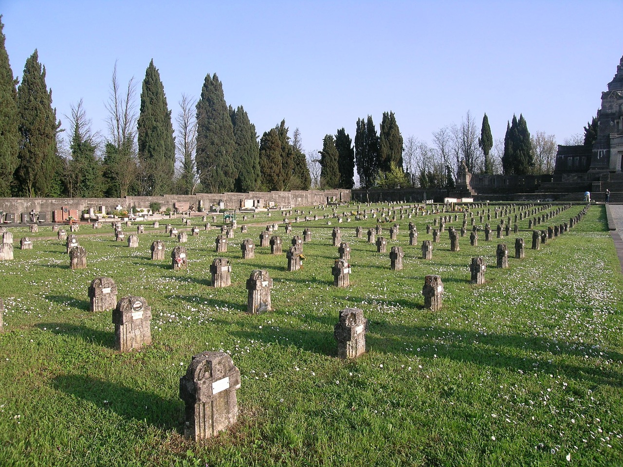 cemetery crespi d'adda capriate san gervasio free photo