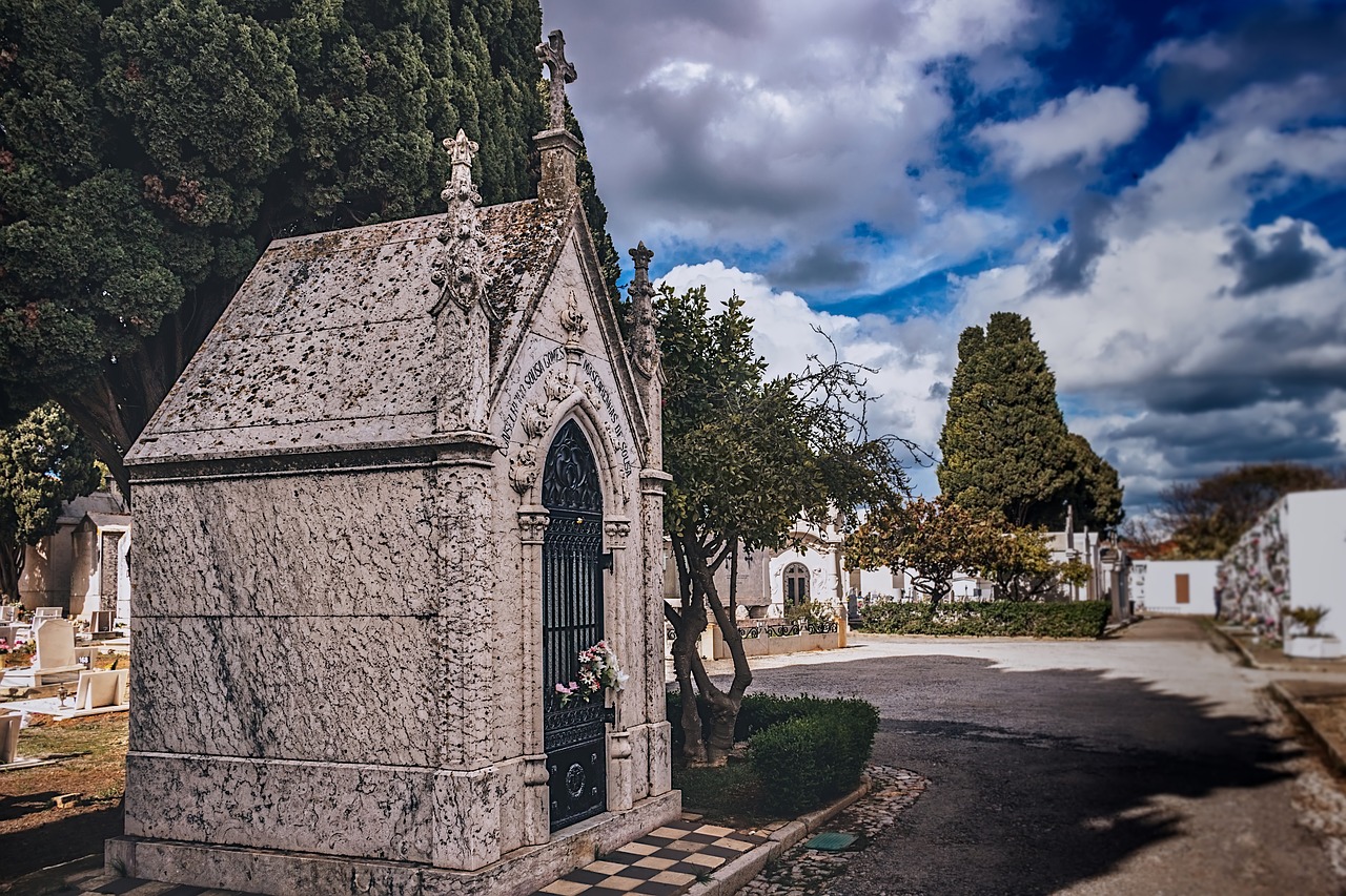 cemetery tomb architecture free photo