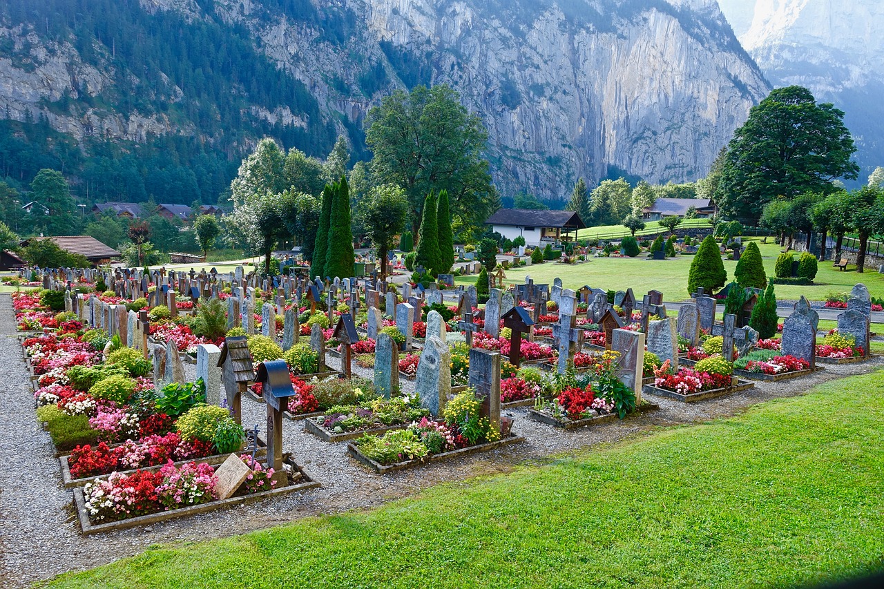 cemetery  lauterbrunnen  alps free photo