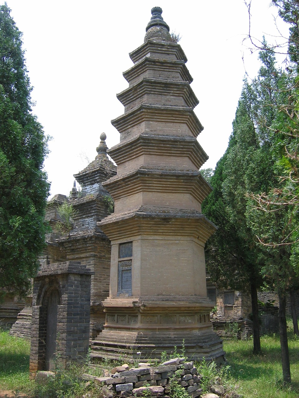 cemetery monument china free photo