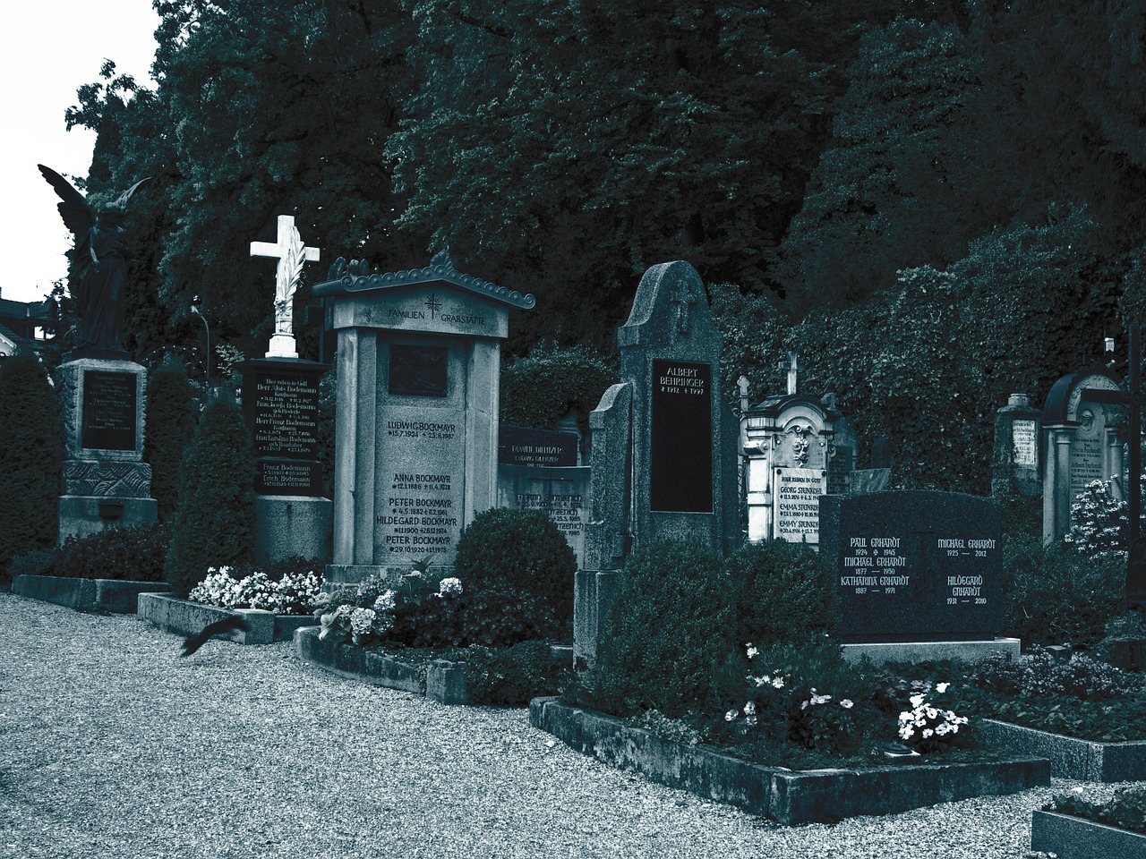 cemetery grave tombstone free photo