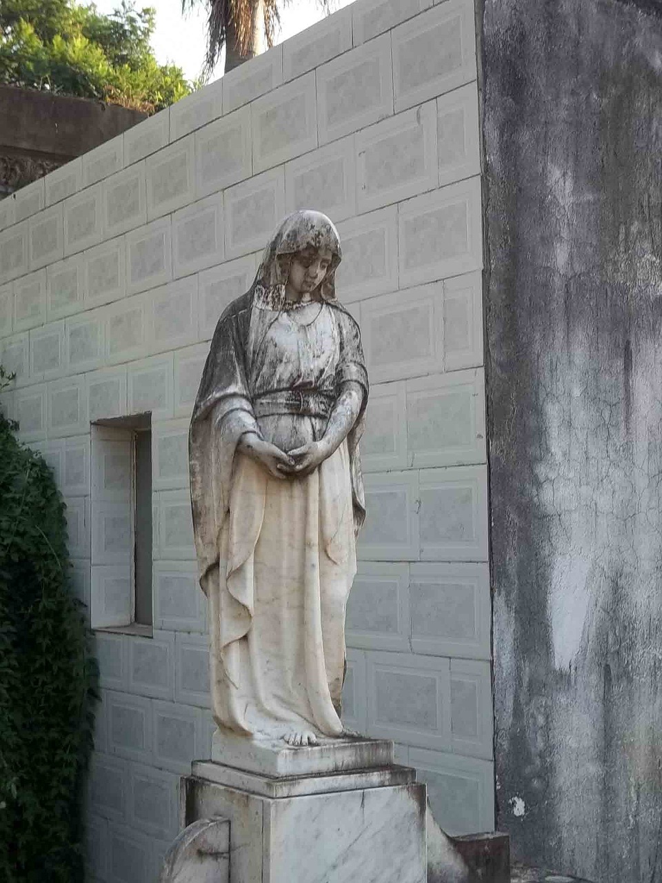 cemetery figure statue free photo
