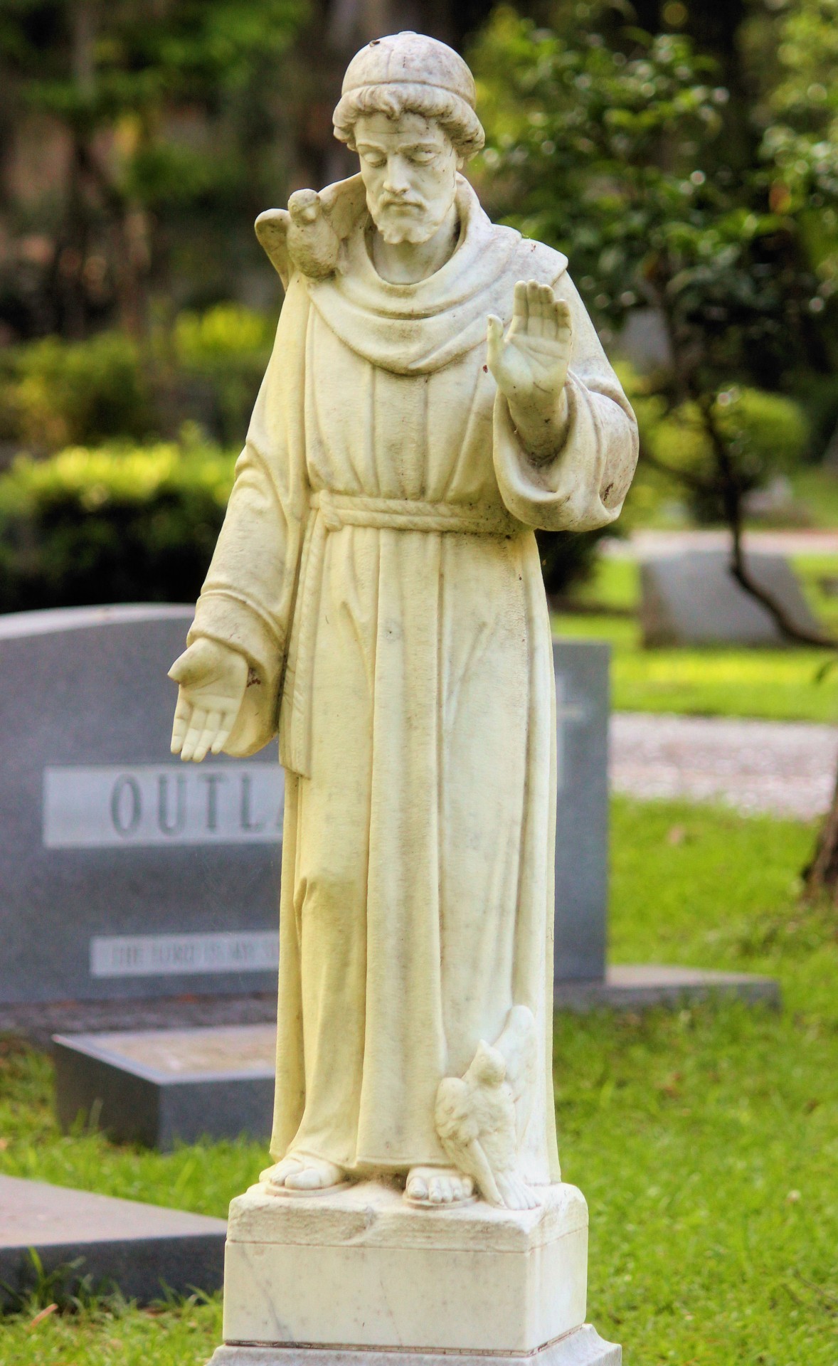 statue male cemetery free photo