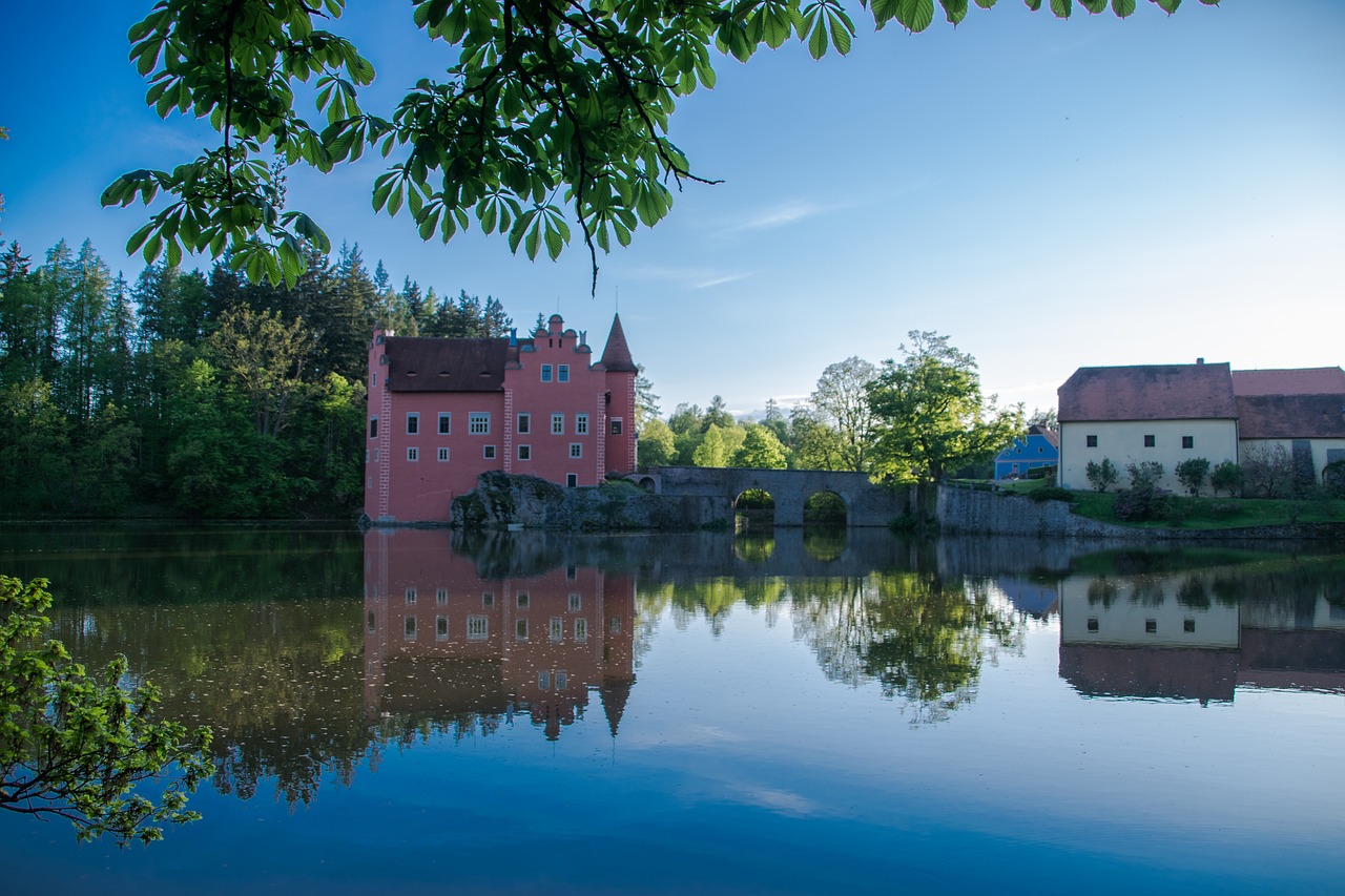 červená lhota castle sunset free photo