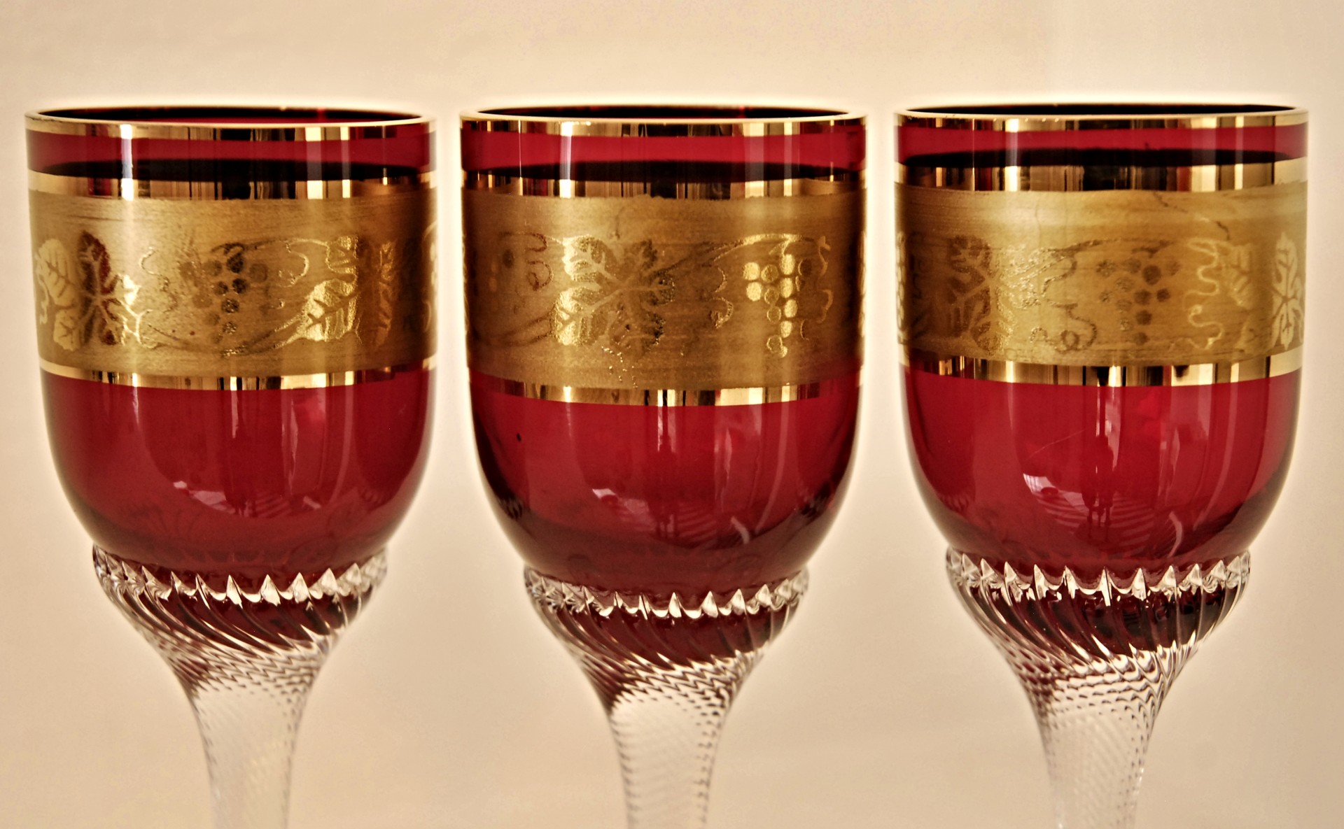 glasses red decorated gold free photo