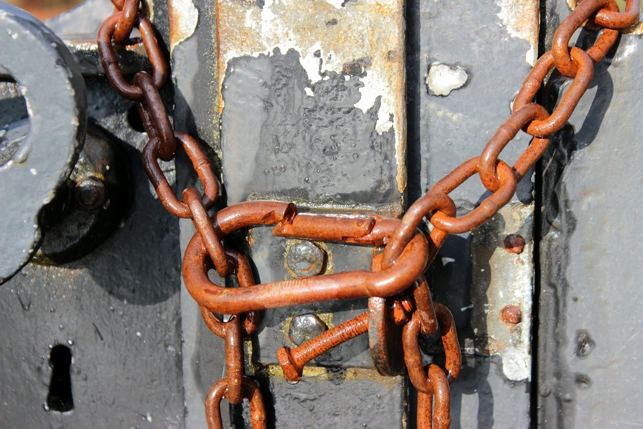 chain snap hook rusted free photo